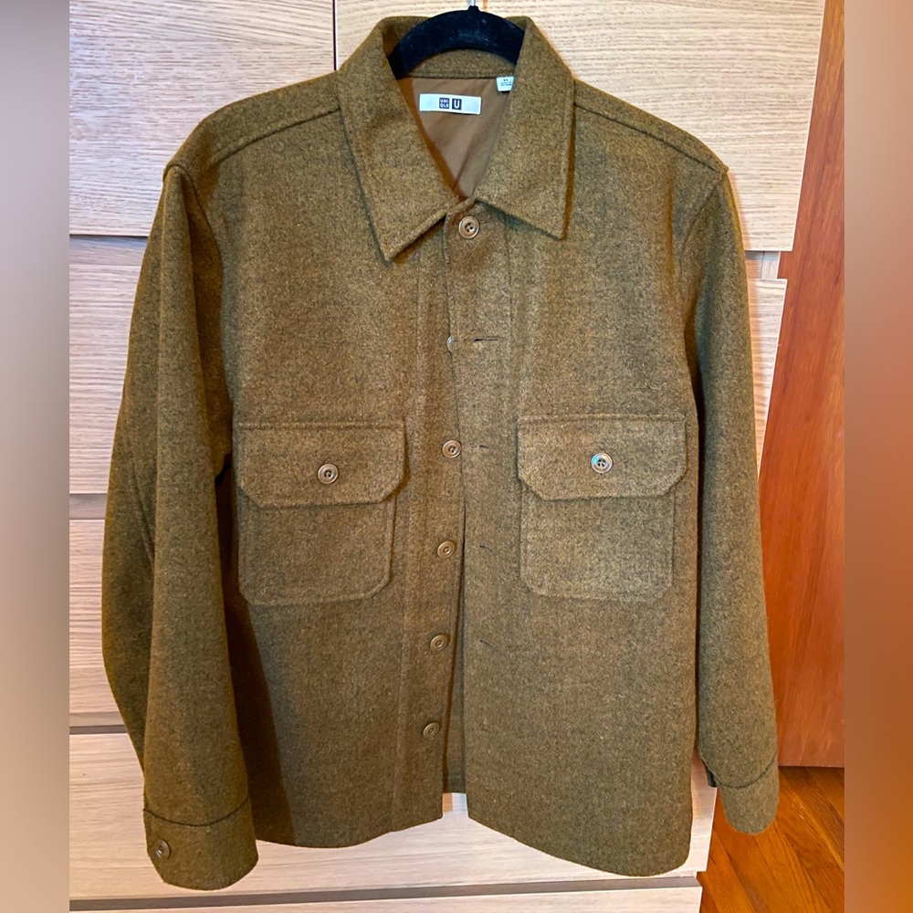 Uniqlo Unisex Size XS Wool Green Button Down